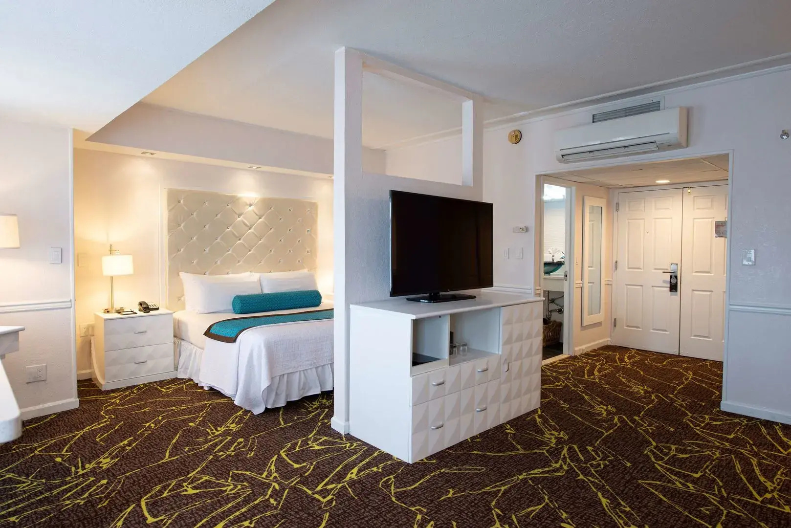 The Roslyn, Tapestry Collection by Hilton