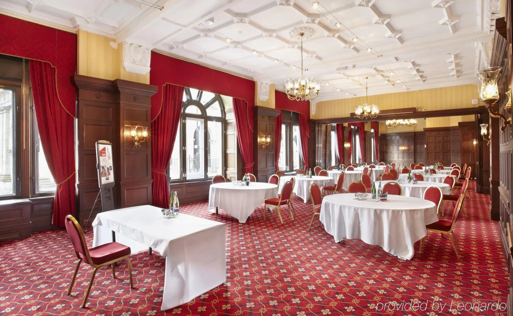 County Hotel & County Aparthotel Newcastle