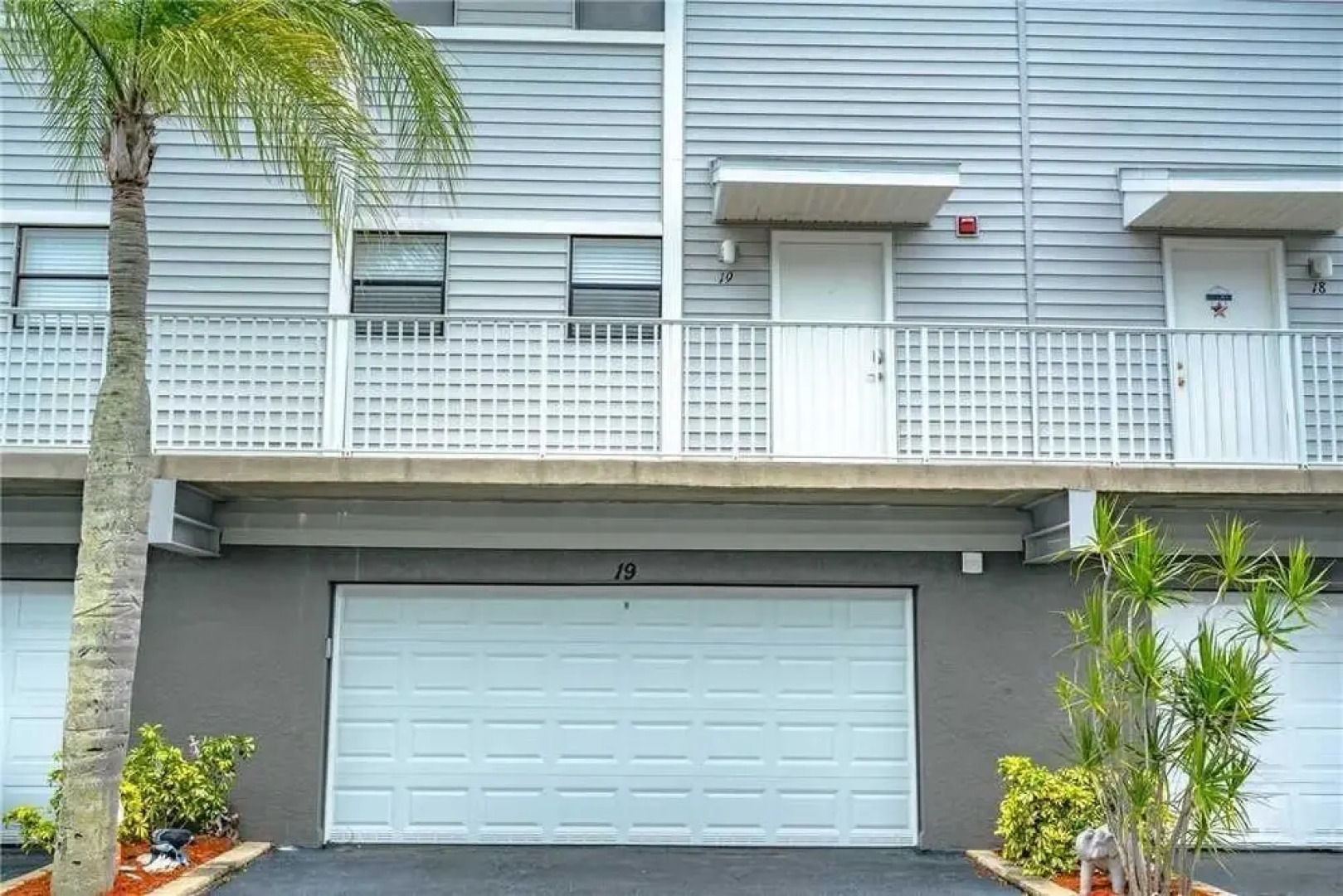 Seashell 19 - Two Bedroom Condo