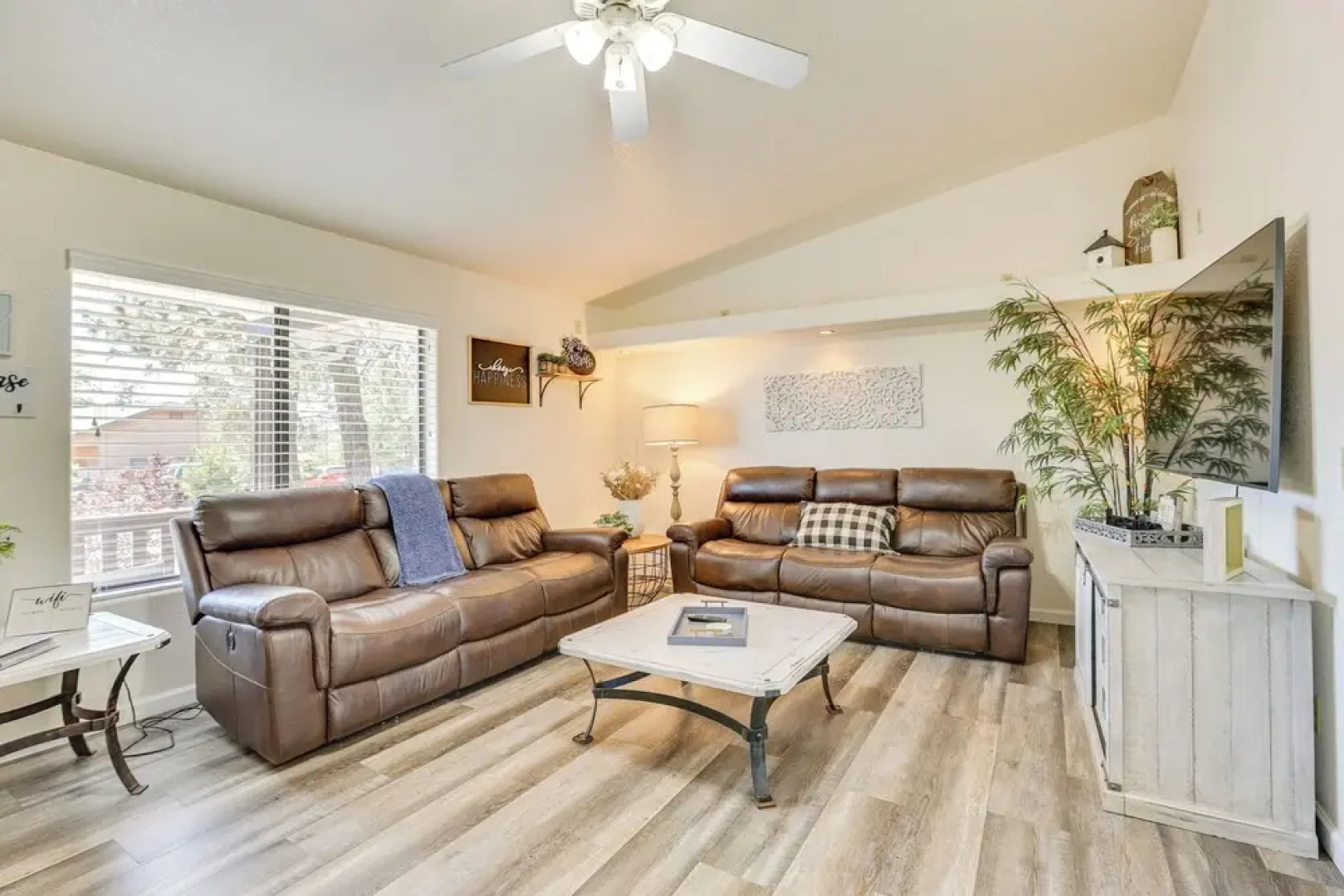 Hike, Sled & Snowshoe! Family Retreat in Payson