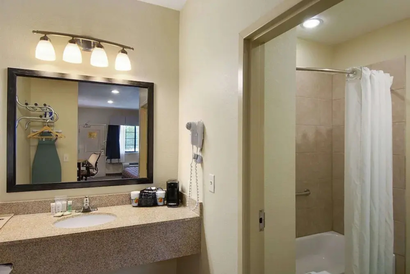 Super 8 By Wyndham Stephenville