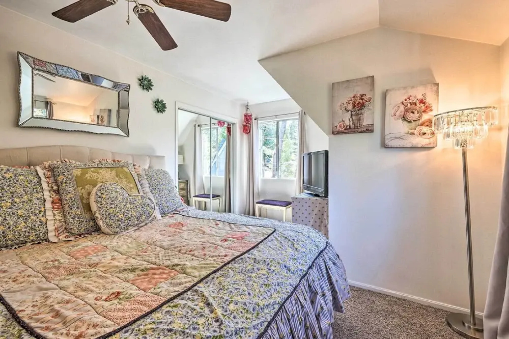 Cute Cabin + Deck < 2 Mi to Lake Arrowhead Village