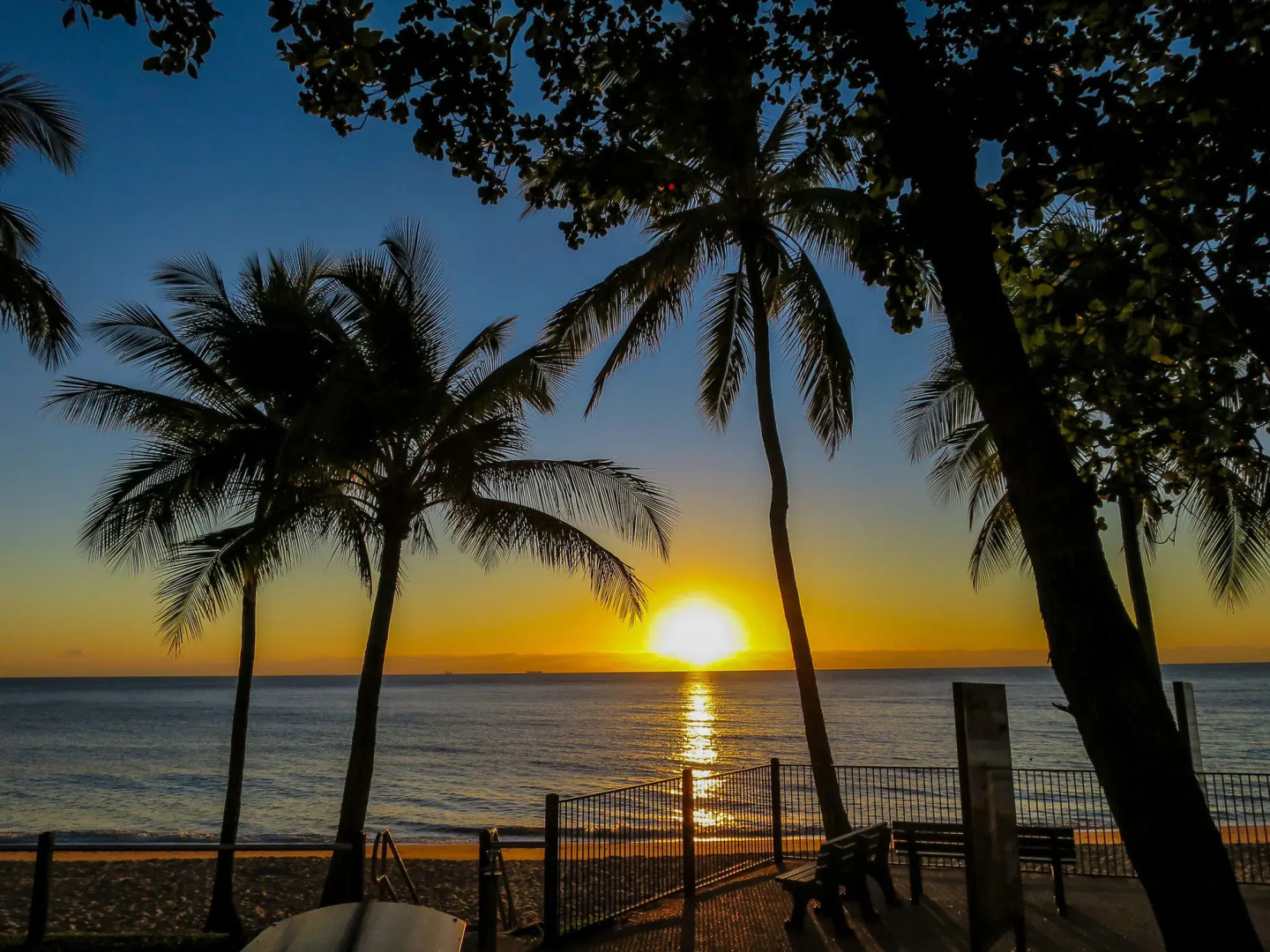 Roydon Beachfront Apartments