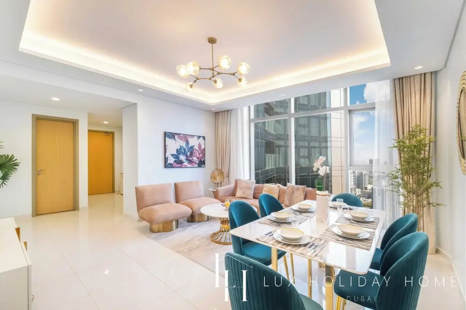 LUX The Paramount Sea View Suite