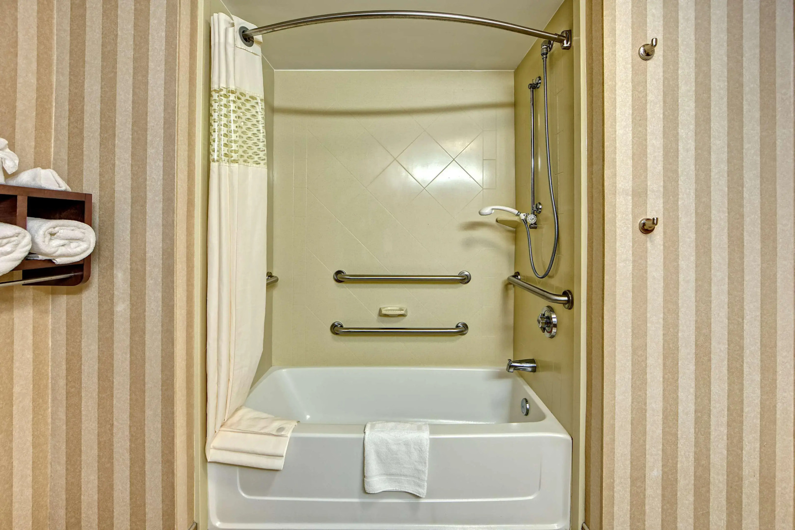 Hampton Inn & Suites Cashiers Sapphire Valley