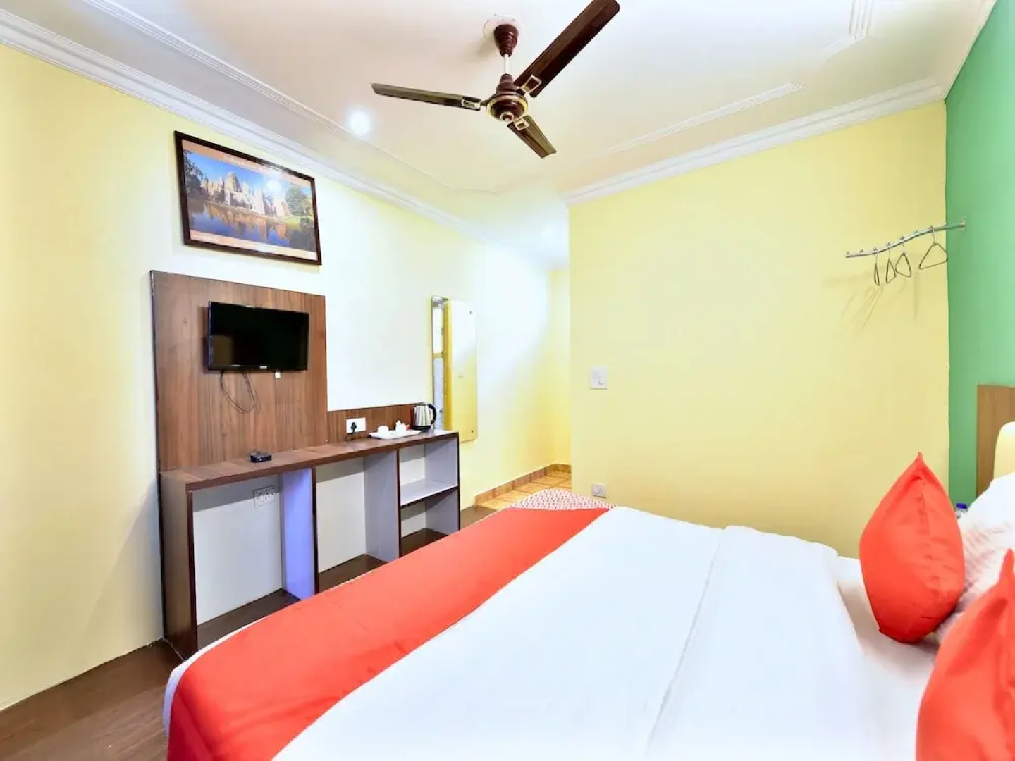 OYO 12907 Hotel Isha Residency