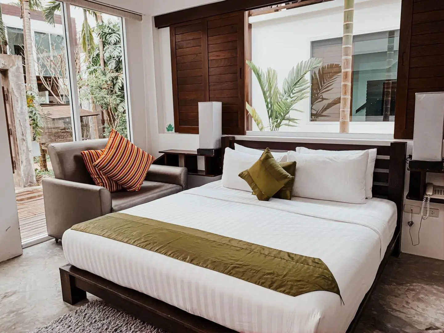 Sairee Hut Resort