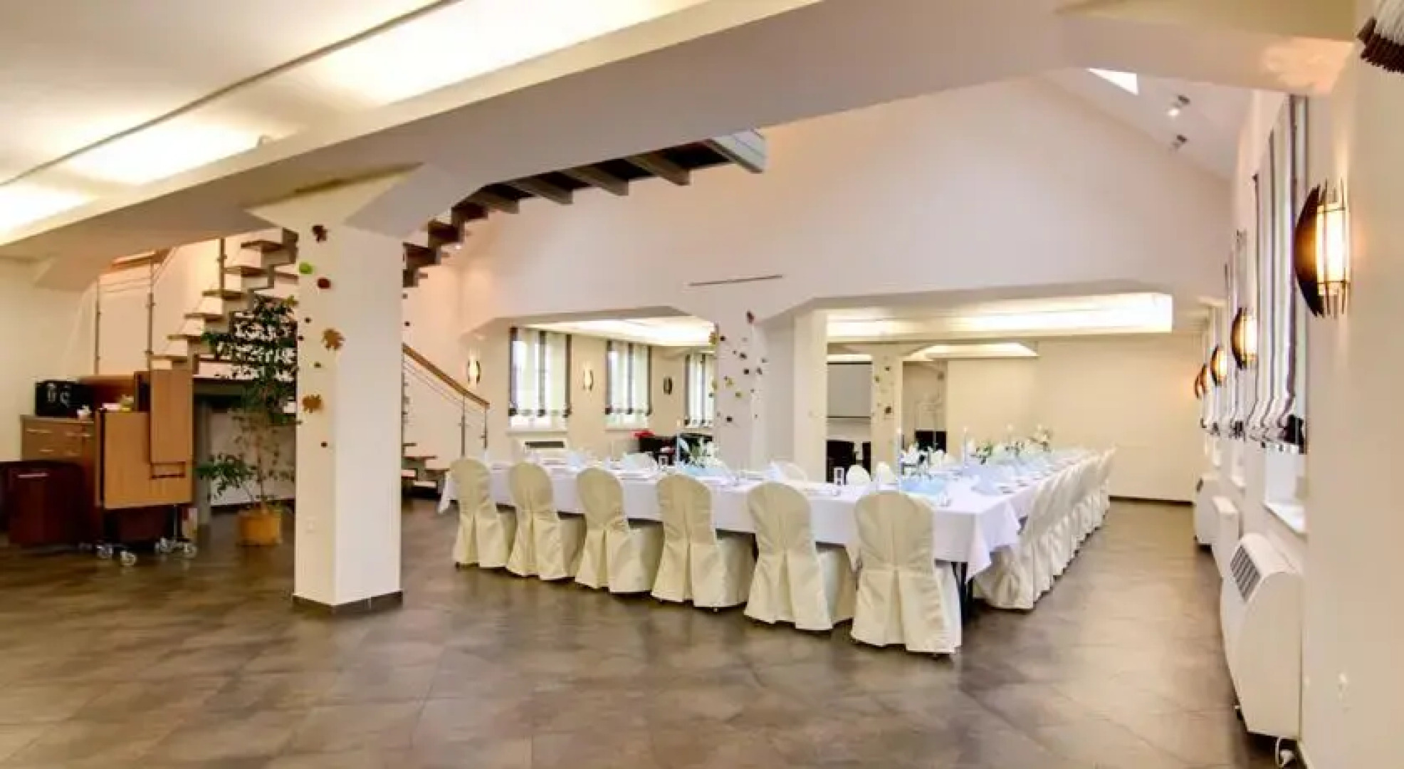 Centrum Restauracyjno-Hotelowe Florres