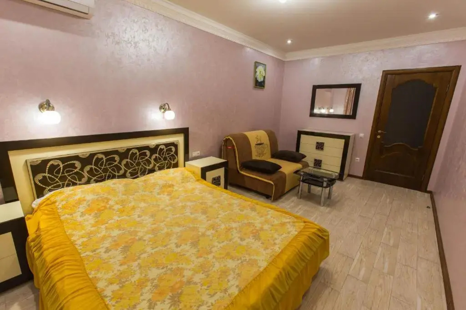 Modern Apartment on Akademika Sakharova 27a