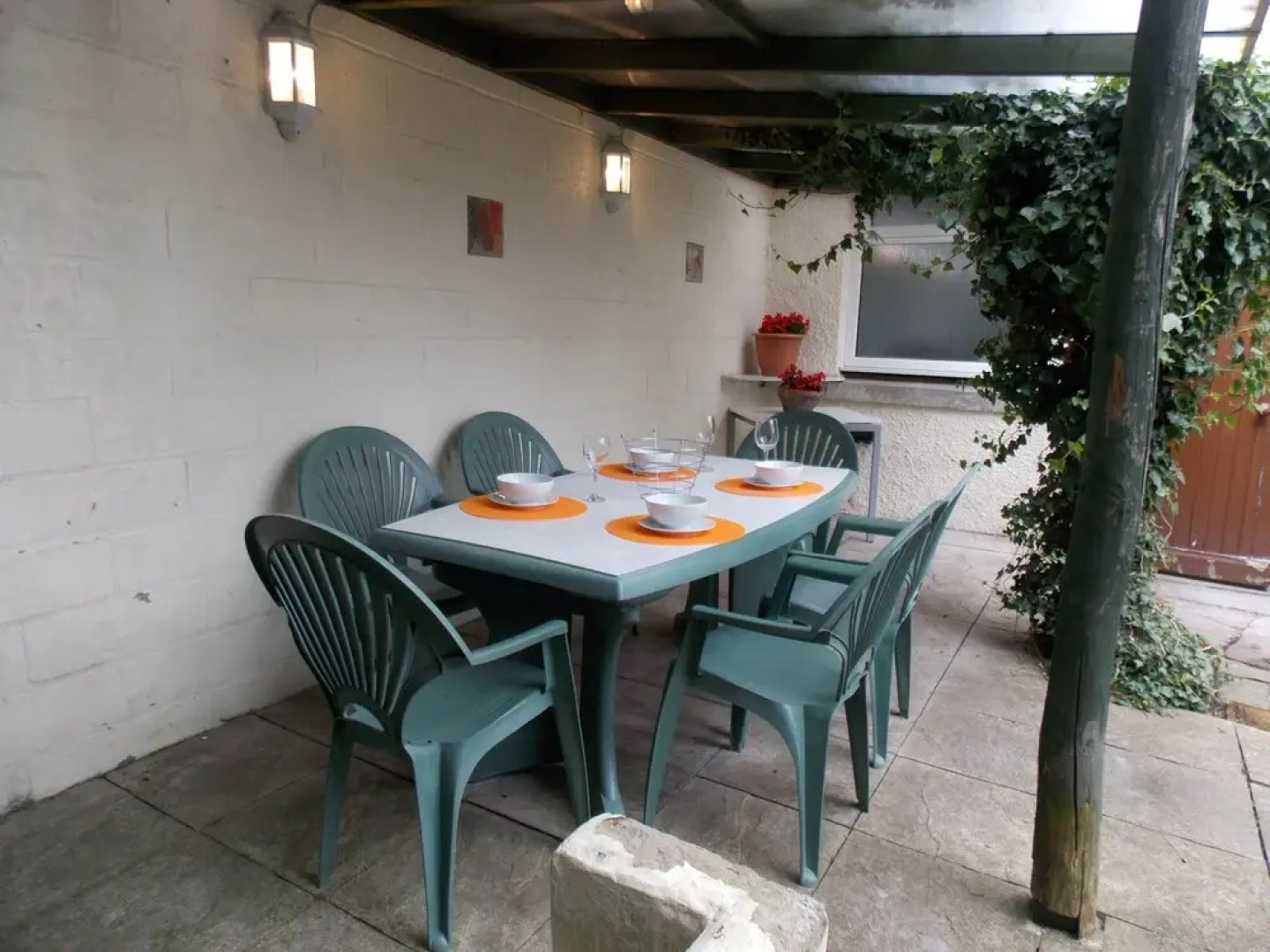 3 Chimneys Apartments