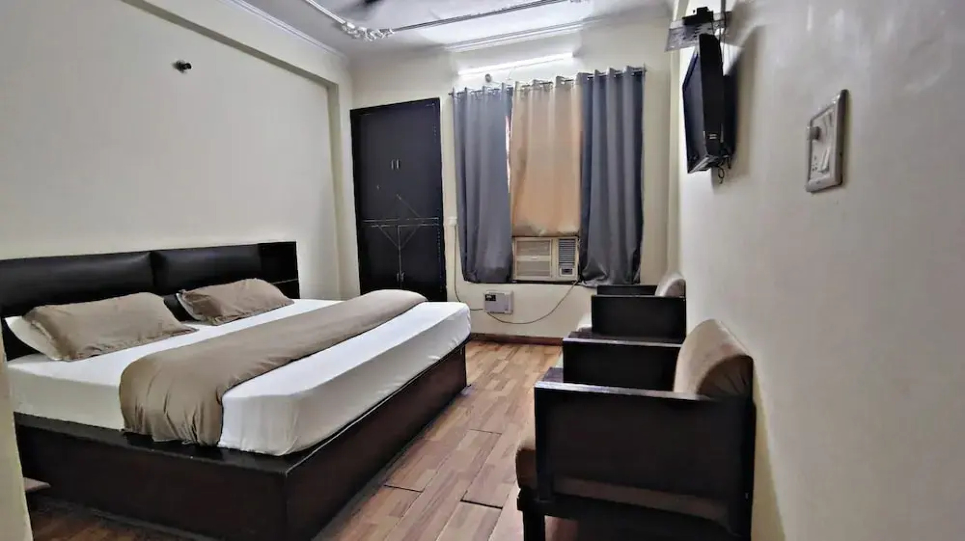 nancy paradise hotel