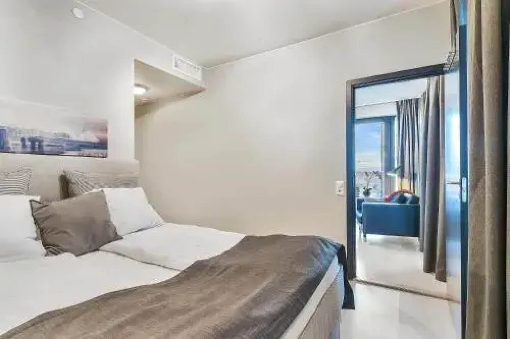 Wright Apartments - Barcode