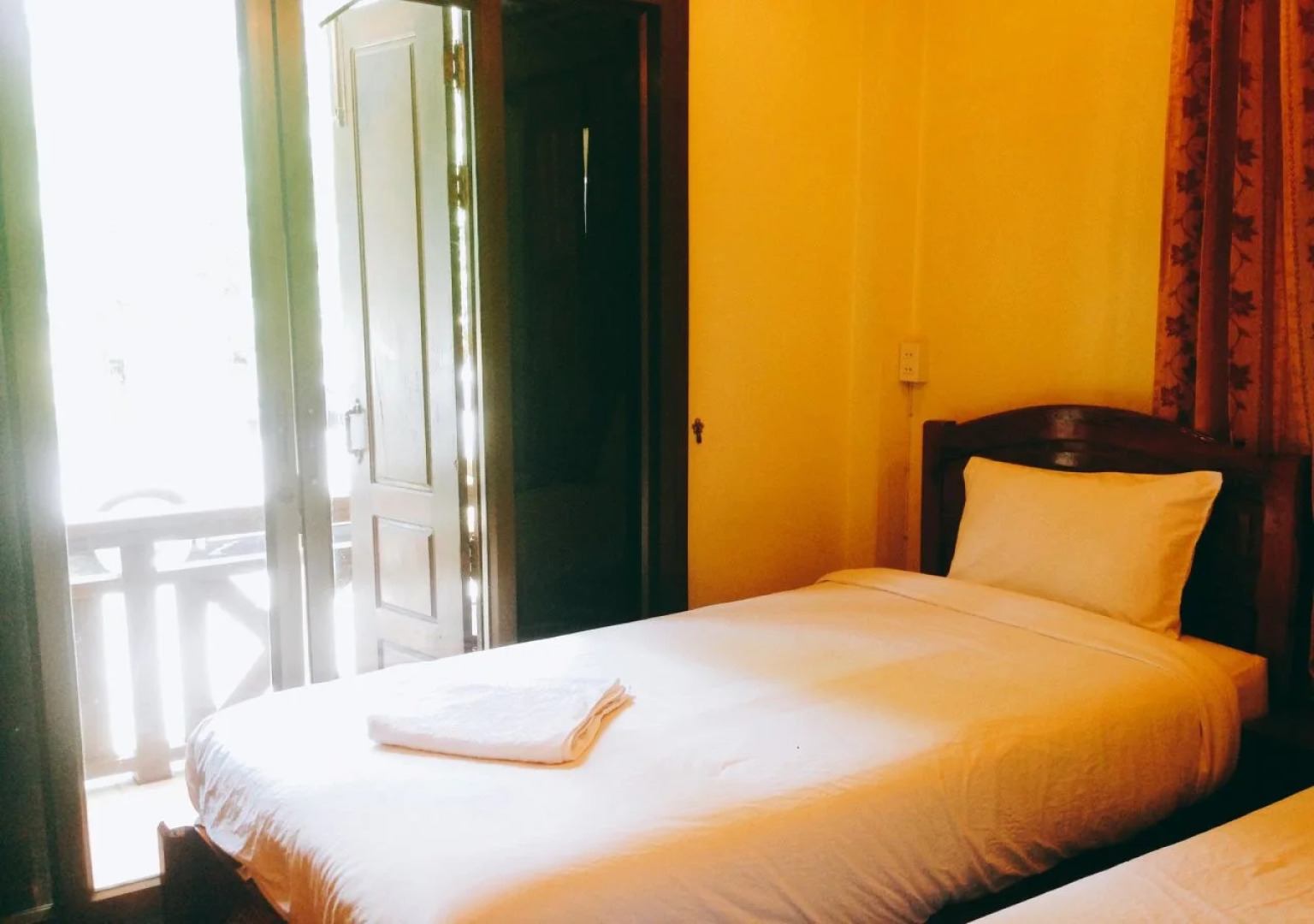 Lan Kham Riverside Hotel