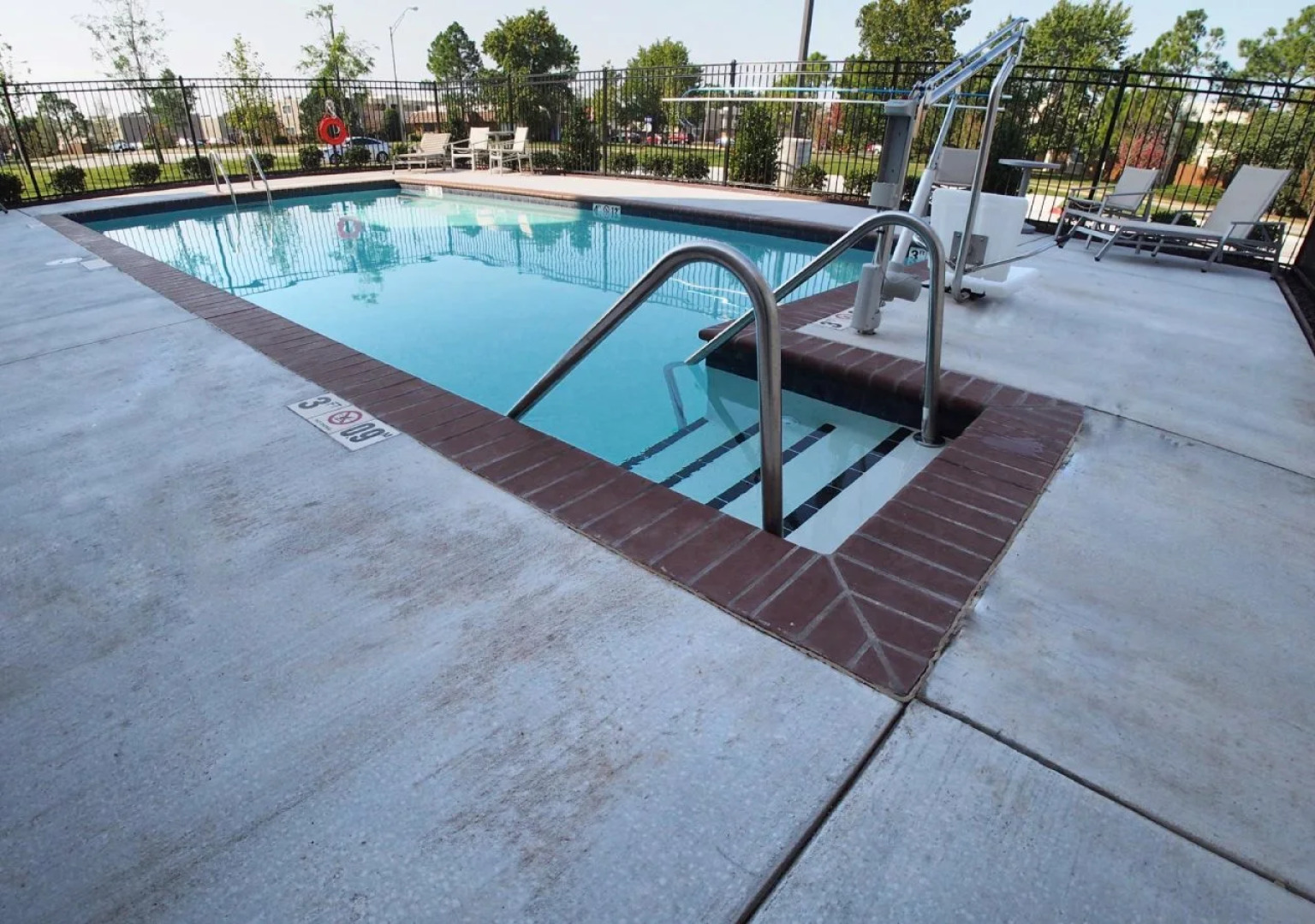 Holiday Inn Express & Suites Moore by IHG