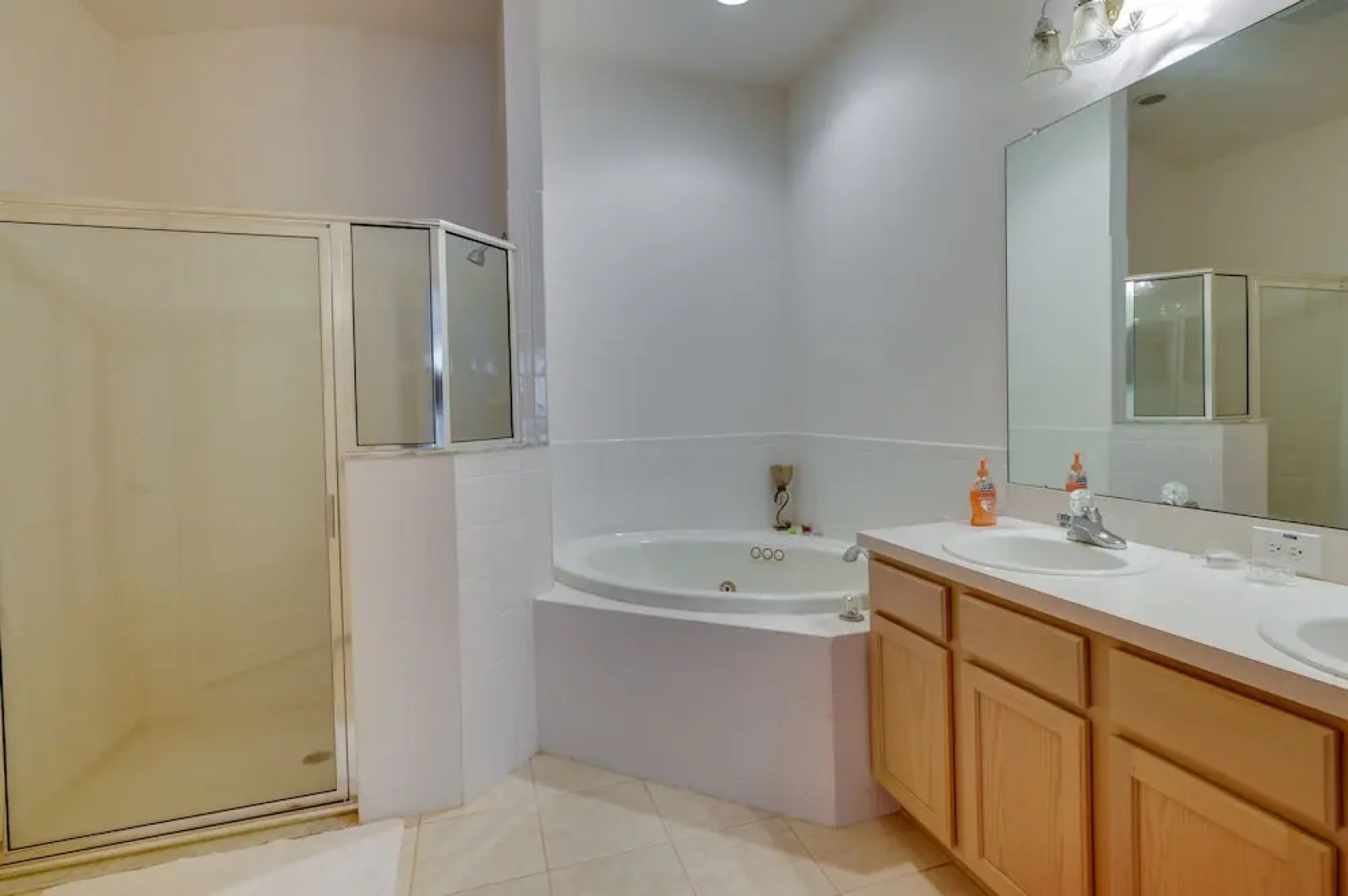 Cozy Zephyrhills Home - 6 Mi to Epperson Lagoon