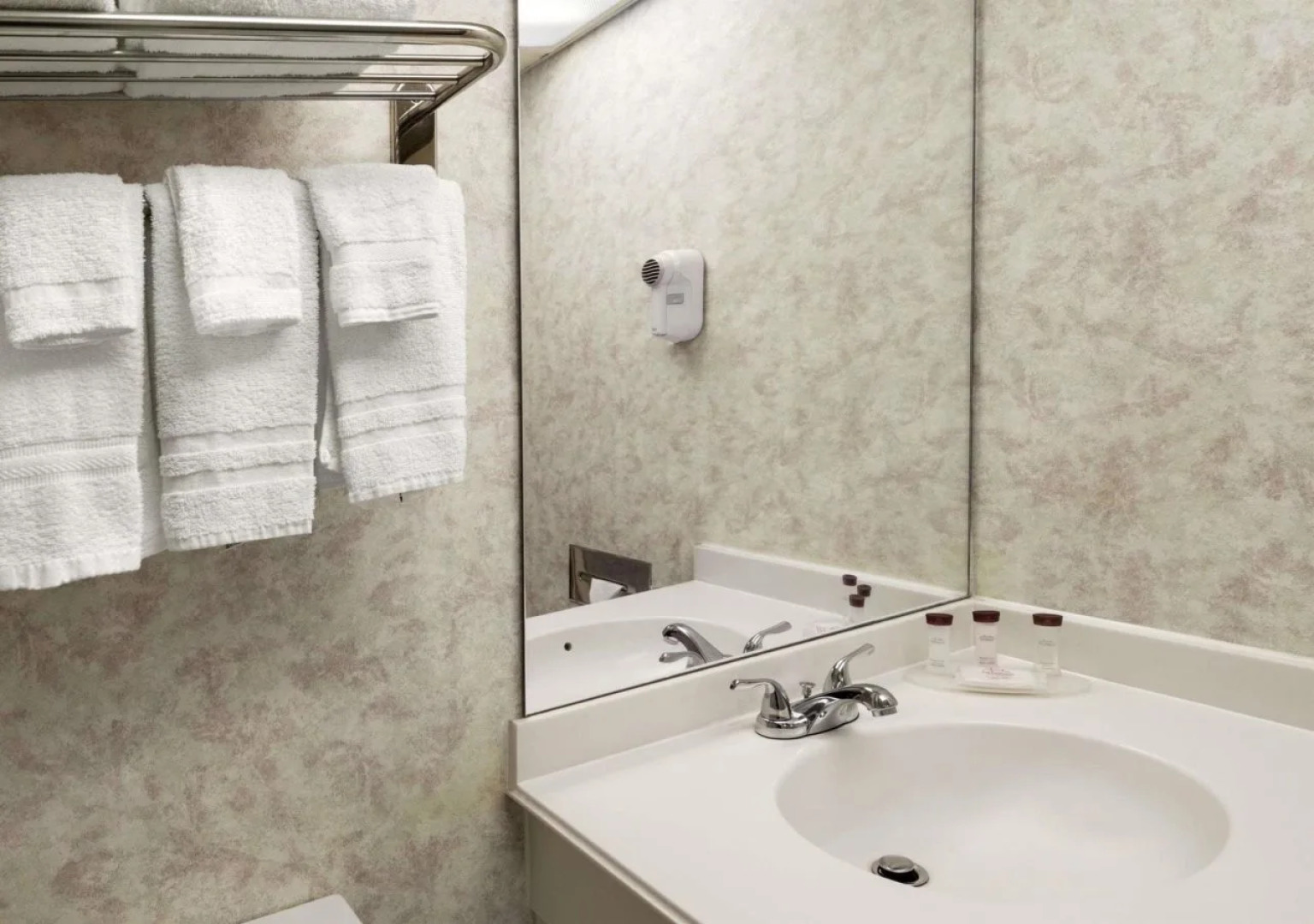 Ramada Kennedy Space Center