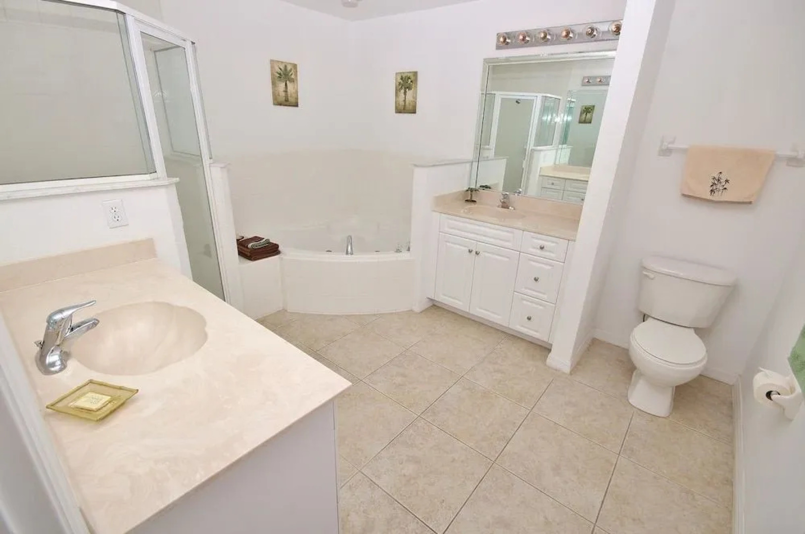 Oceanwalk 9-503 Apartment 3