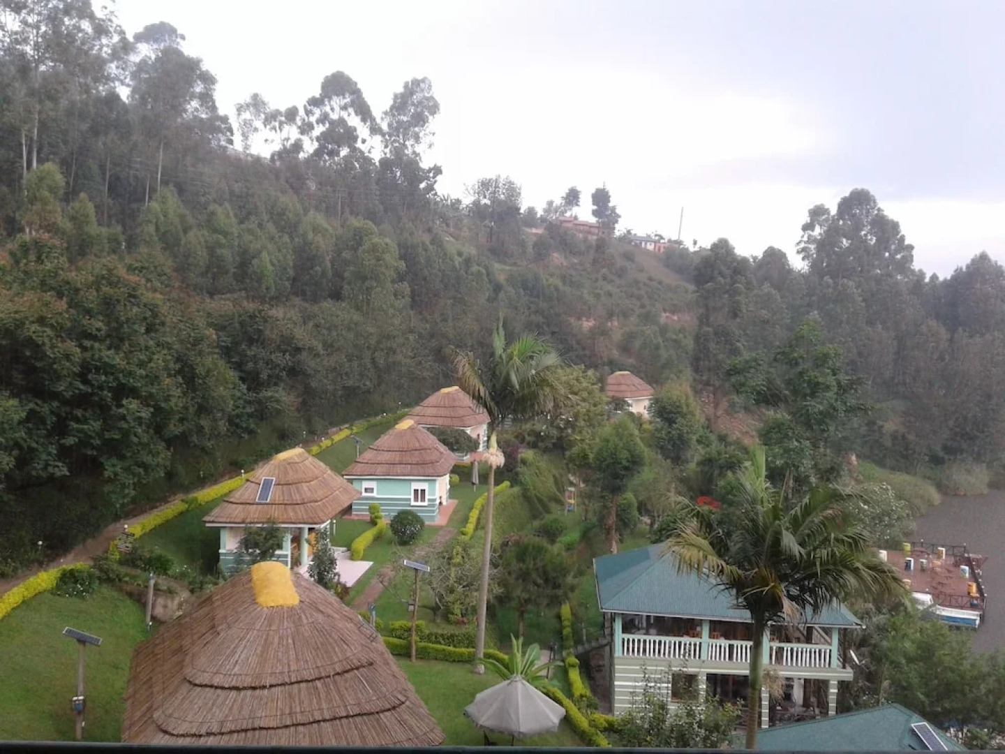 Bunyonyi Safaris Resort