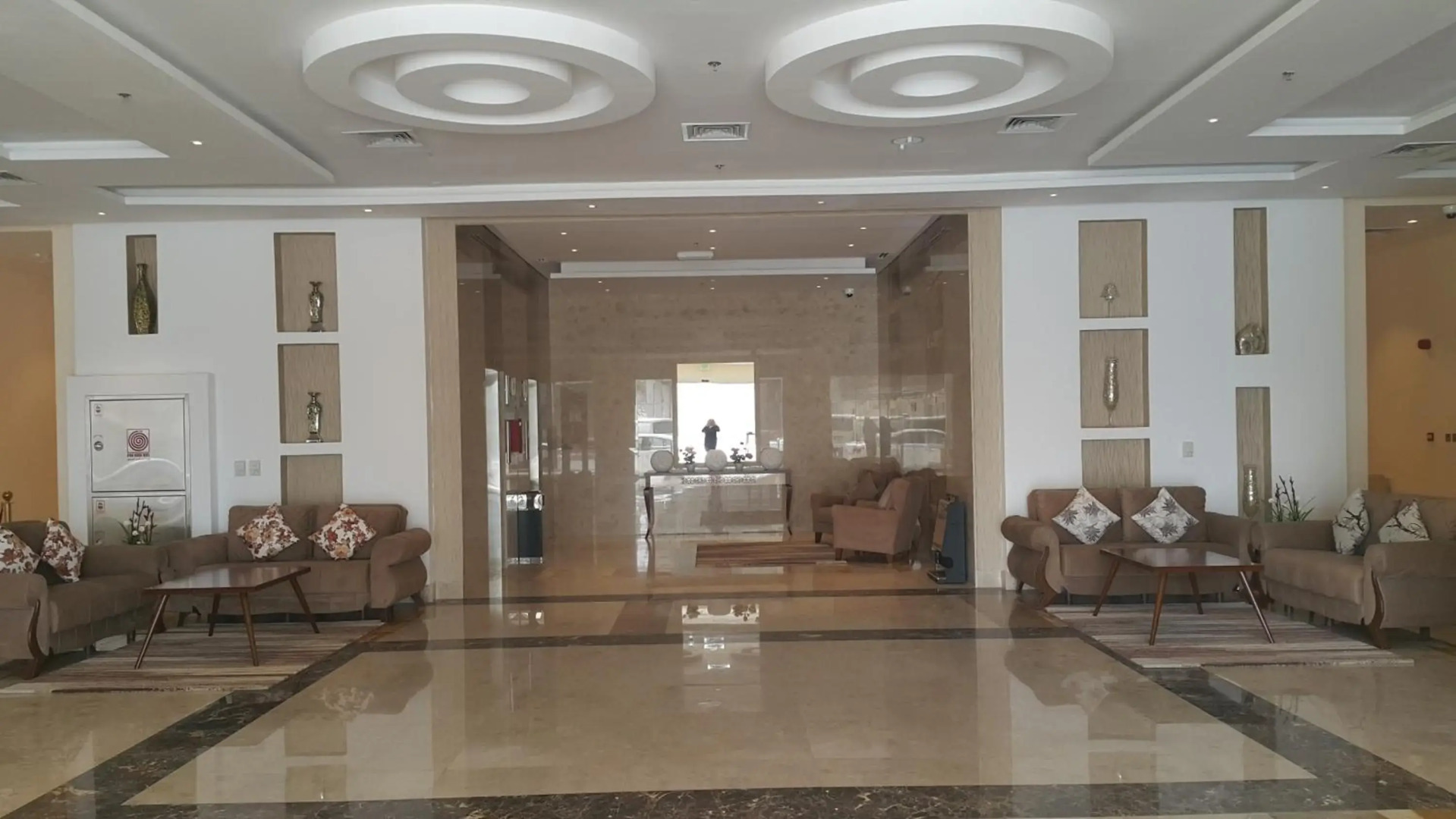 Al Mansour Park-Inn Hotel & Apartments