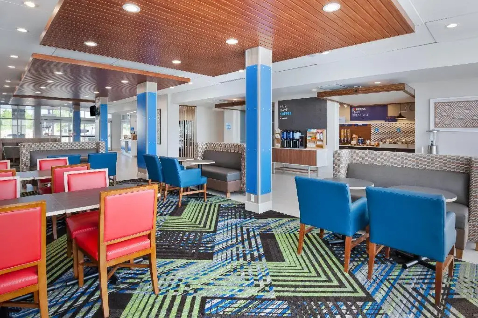 Holiday Inn Express & Suites Grand Rapids Airport - South by IHG