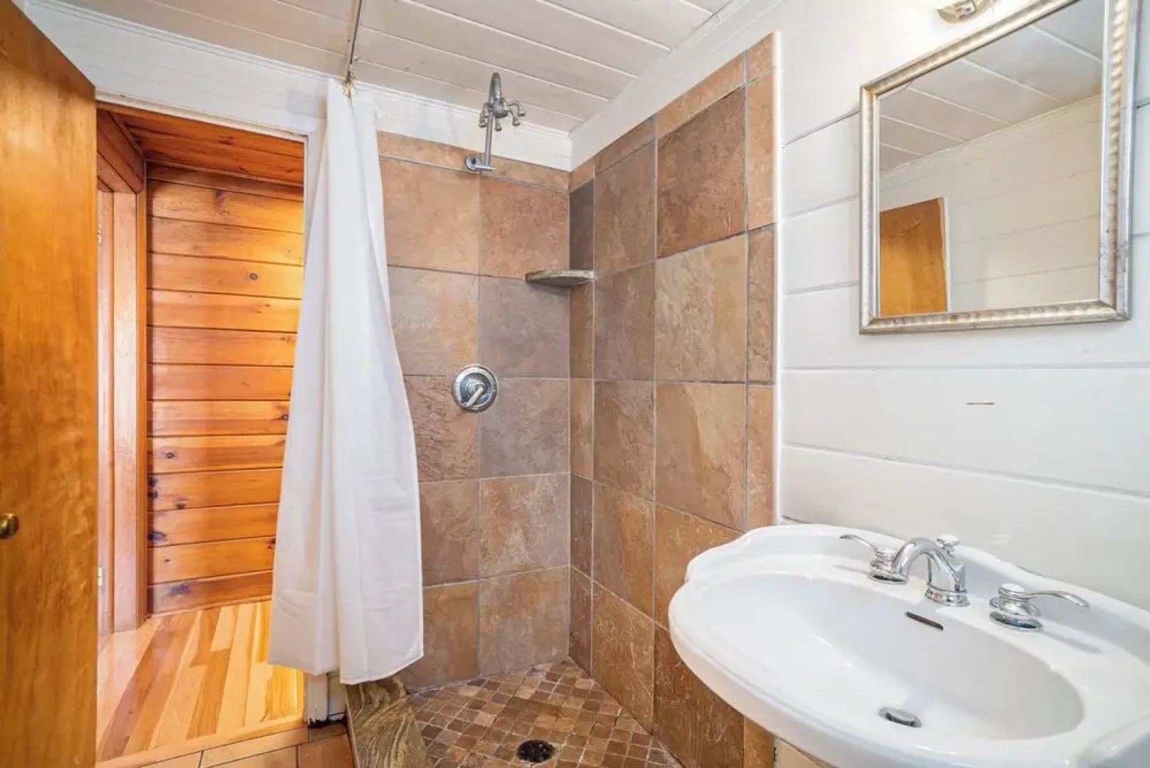 The Grand Inn Apartment Hotel 180