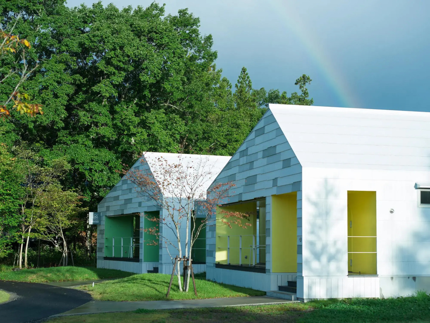 Holiday House Green Garden