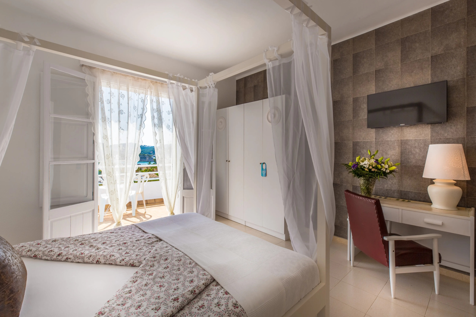 Bella Colina I Vintage Hotel 1953