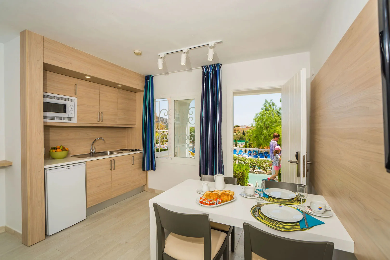 Апарт-отель Holiday Center Santa Ponsa