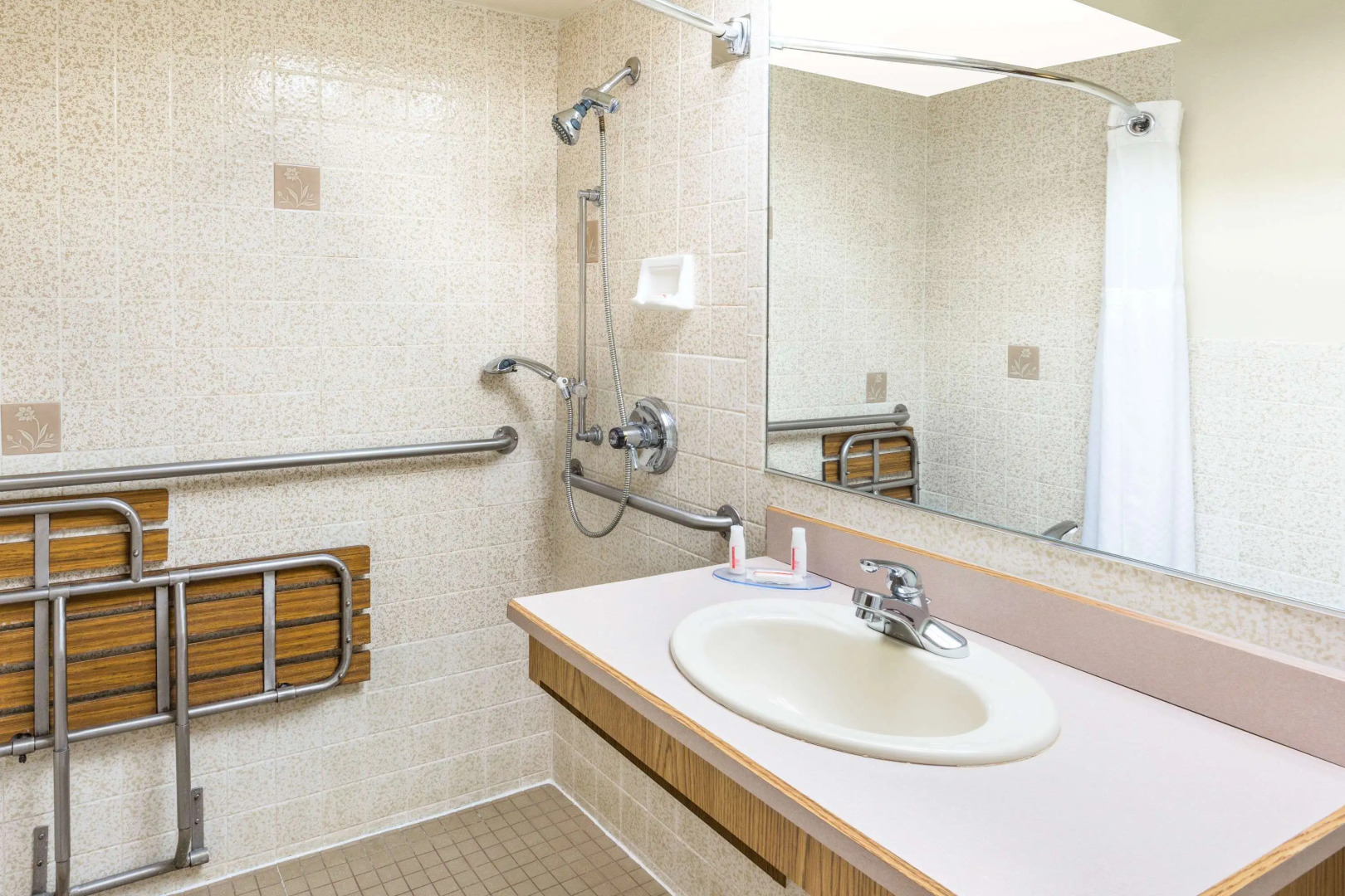 Days Inn by Wyndham Black Bear