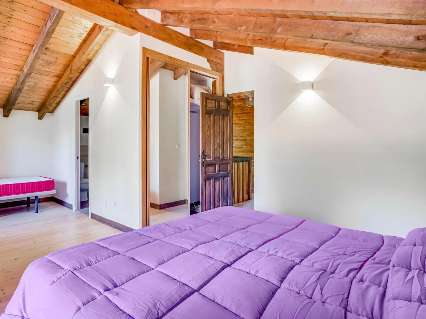 Rustic Holiday Home in Merilla with Valley View