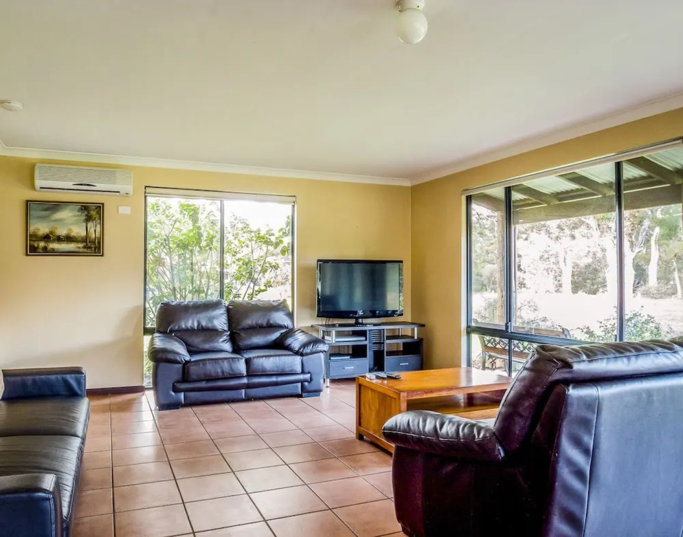 Dunsborough Rail Carriages & Farm Cottages