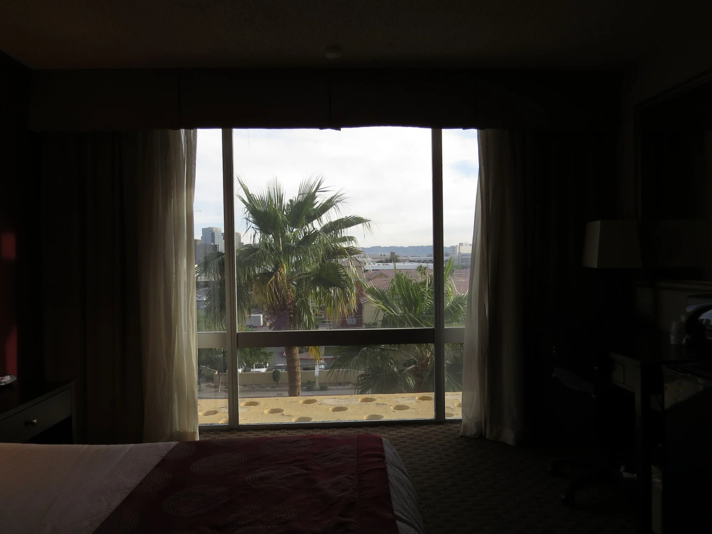 Holiday Inn Express & Suites Phoenix Midtown by IHG