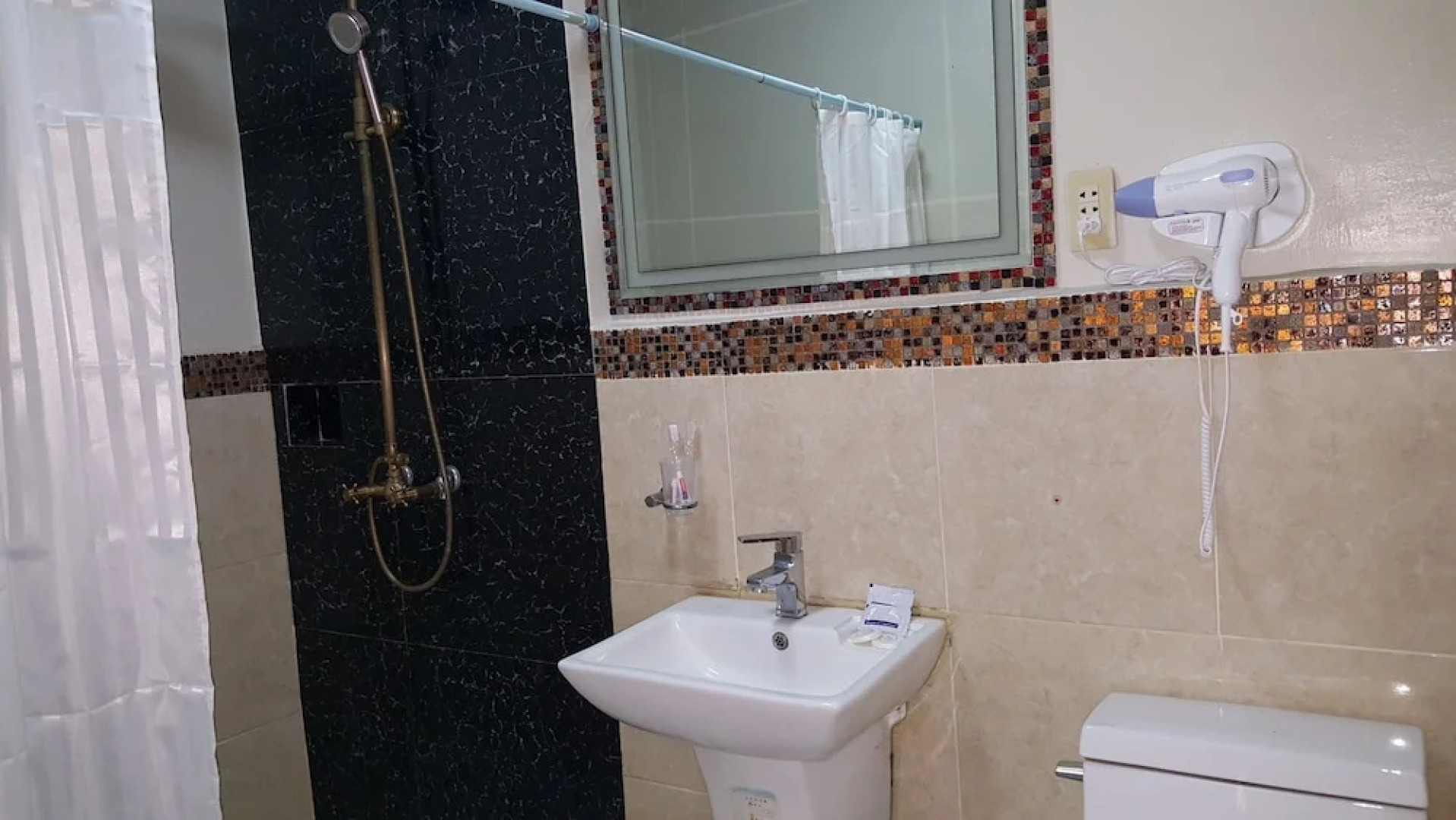 Phil Oasis Hotel & Resort