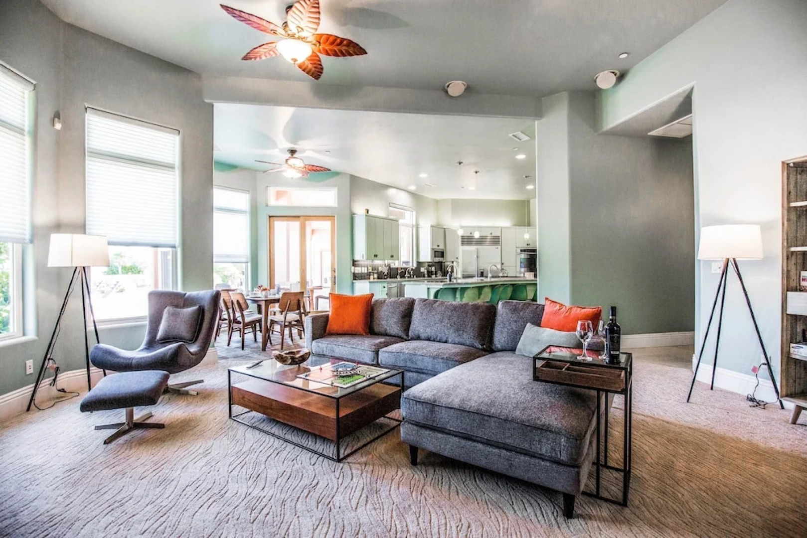 Mermaid by Avantstay Private Estate w/ Pool, Volleyball & Arcade!