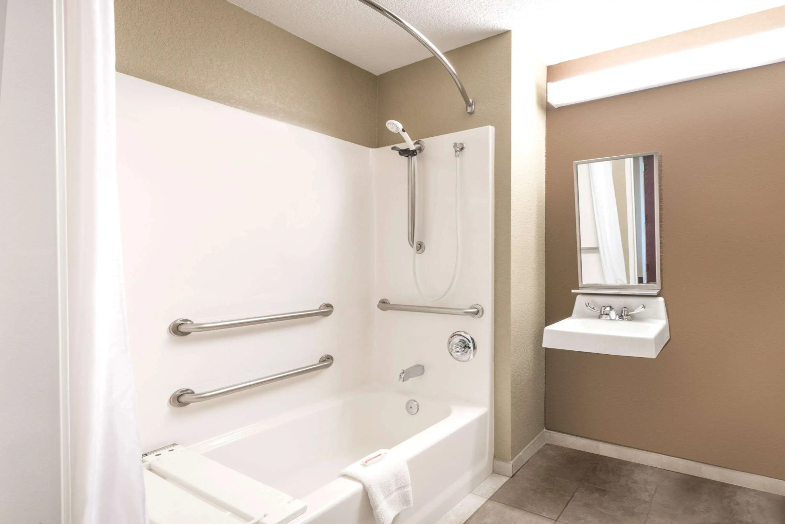 Microtel Inn & Suites by Wyndham Dickinson