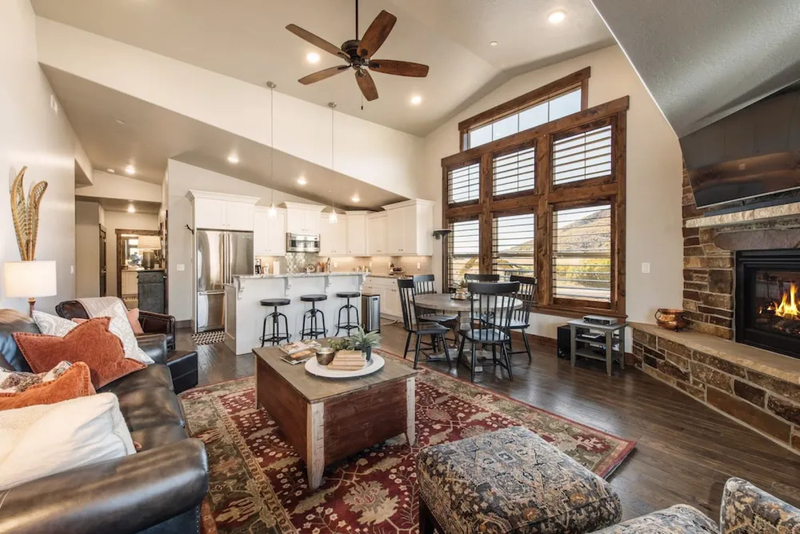 Deer Park Condo #303 3 Bedrooms 2 Bathrooms Condo