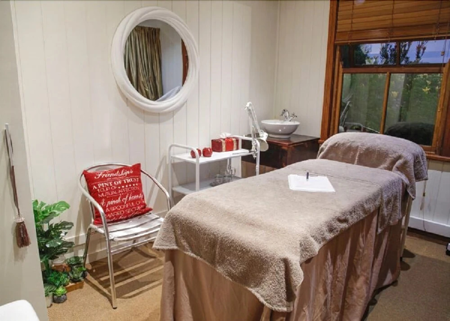 Trails End Bike Hotel