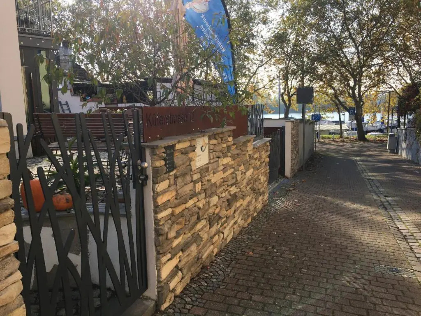 Schmuckkästle am Hafen