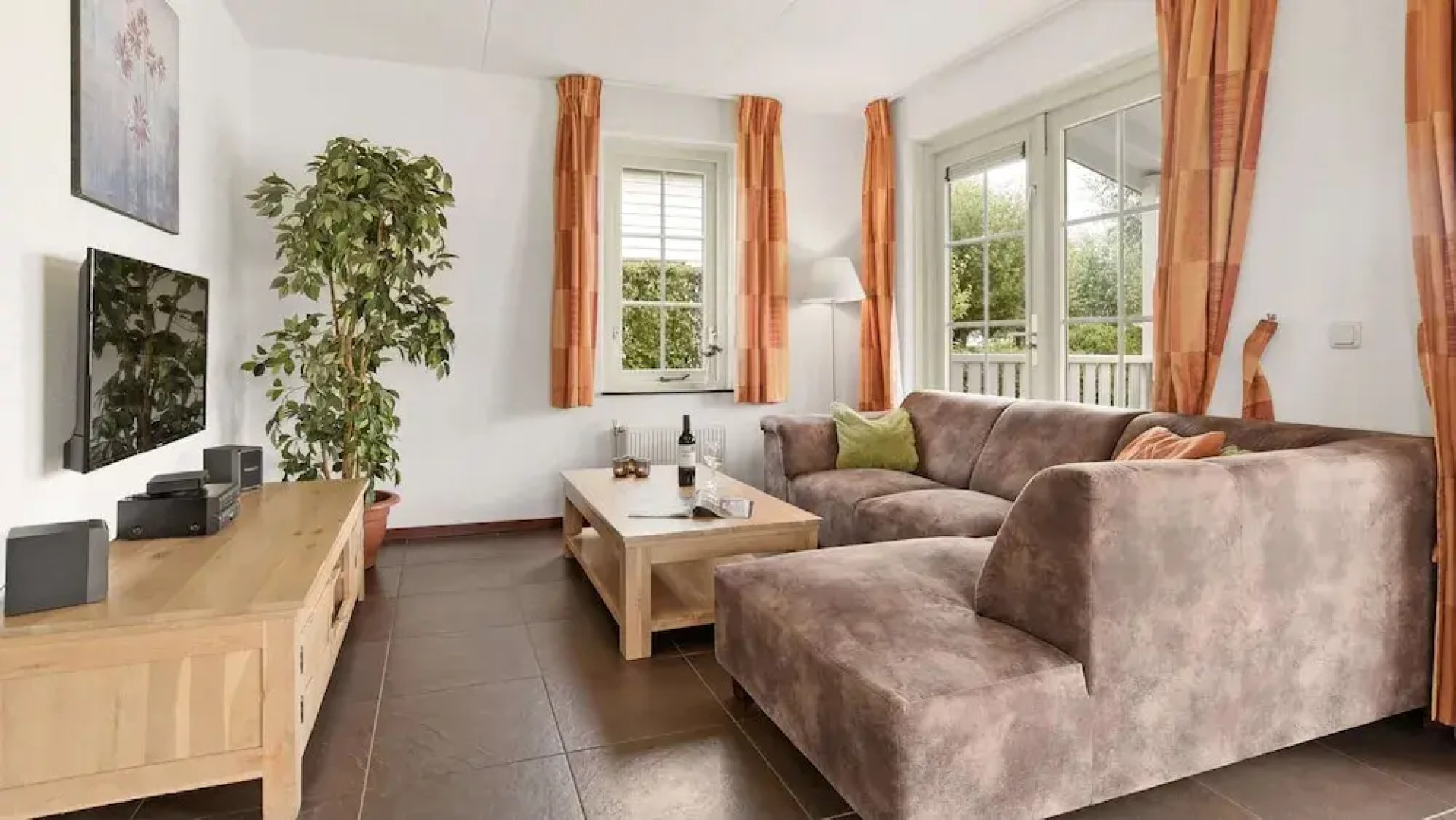 Bungalow by Water Near Rotterdam