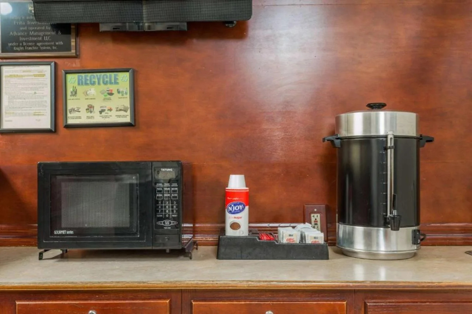 Studio 6 Suites San Ysidro, CA -San Diego South Bay