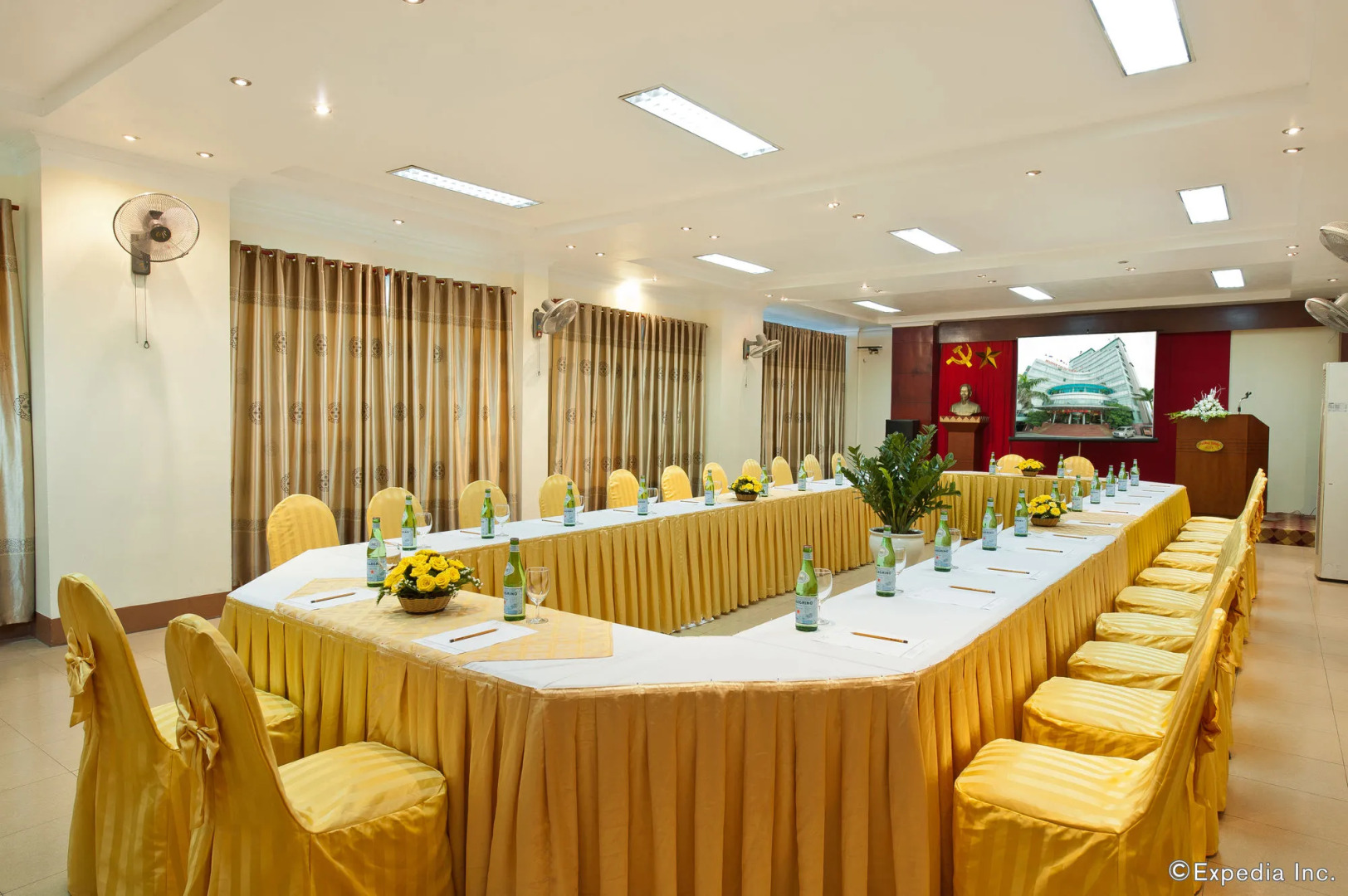 Muong Thanh Vinh Hotel