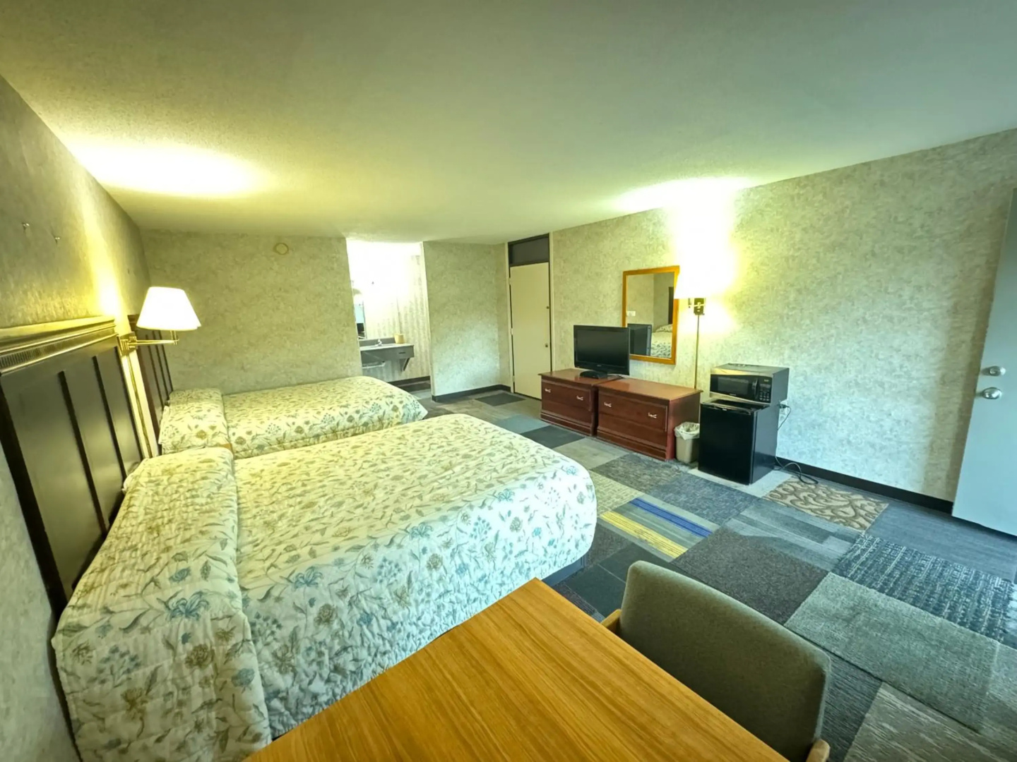 Riverfront Lodge