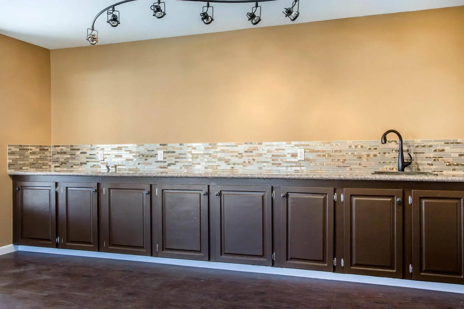 Rodeway Inn & Suites