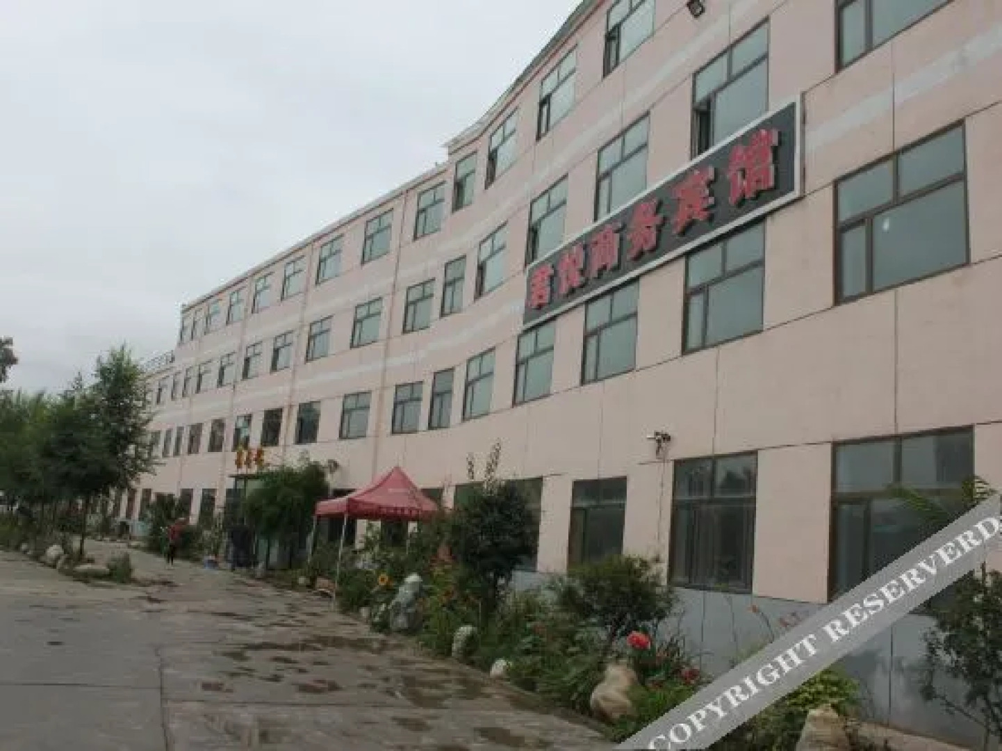 Junyue Business Hotel (Xining Caojiabao Airport Branch)