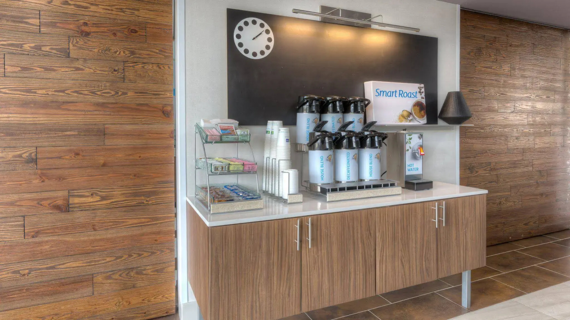 Holiday Inn Express & Suites Tulsa Midtown by IHG