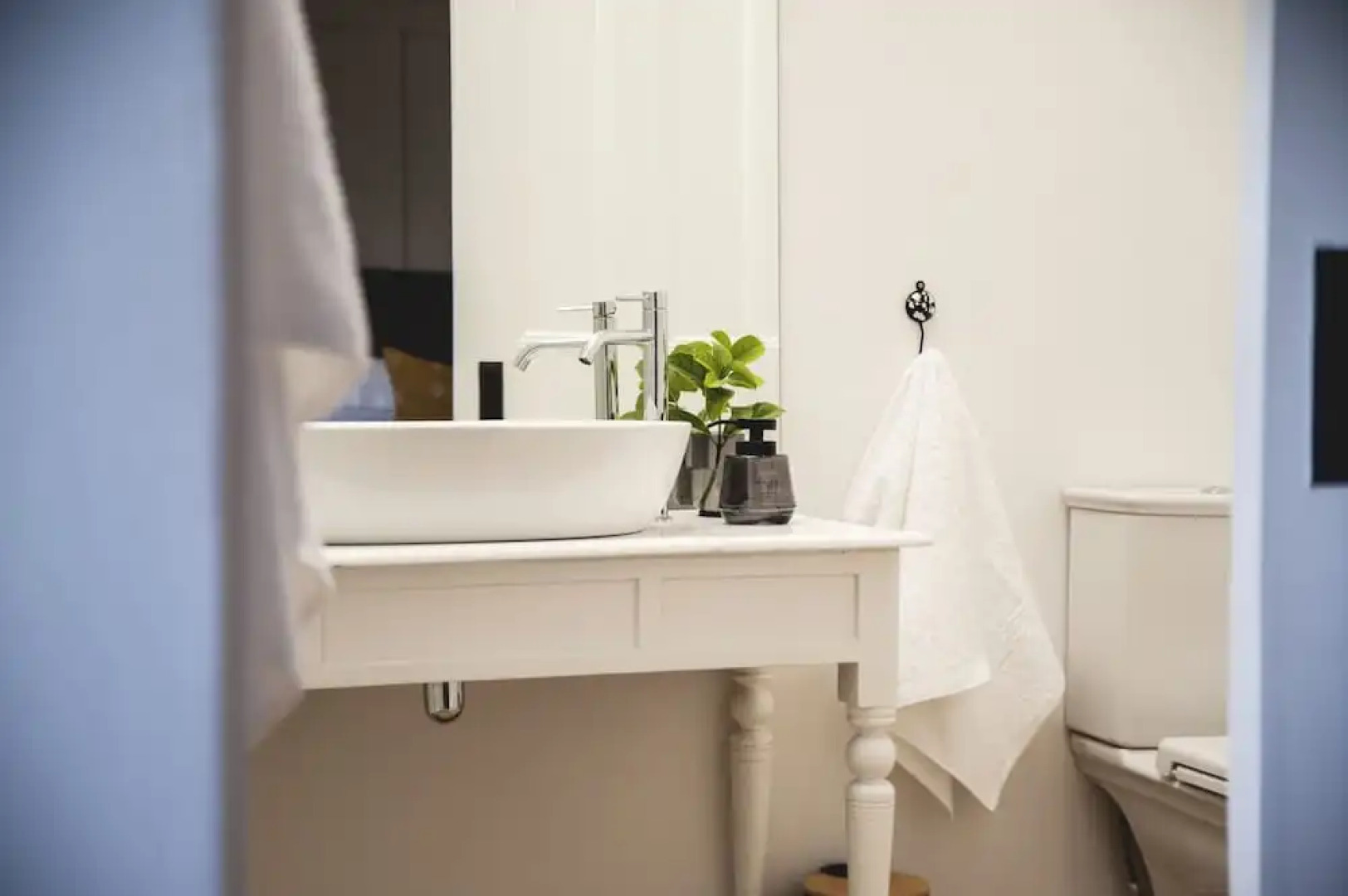 The Grand Hotel Robertson