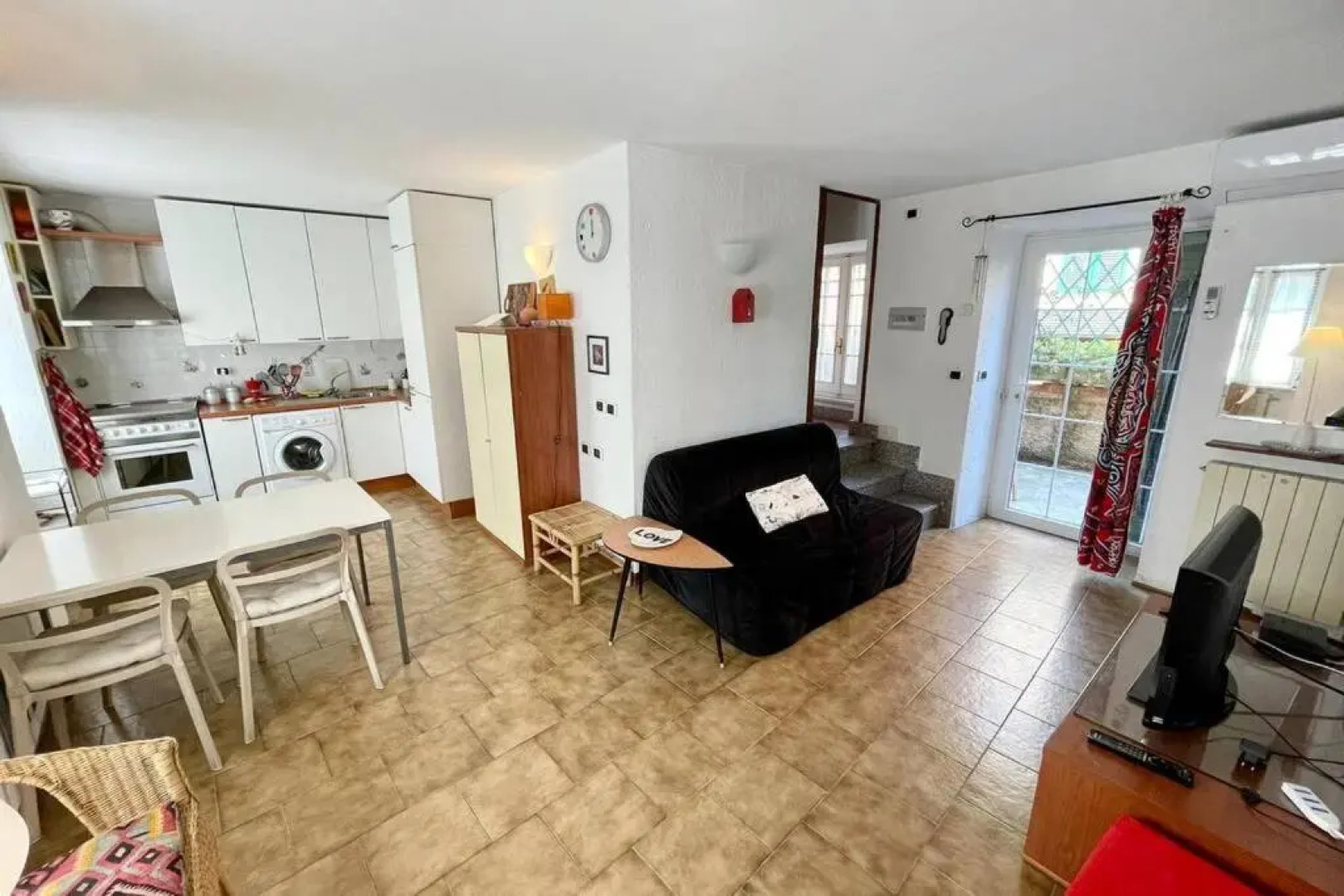 Framura, Ampio appartamento con terrazzo vista mare