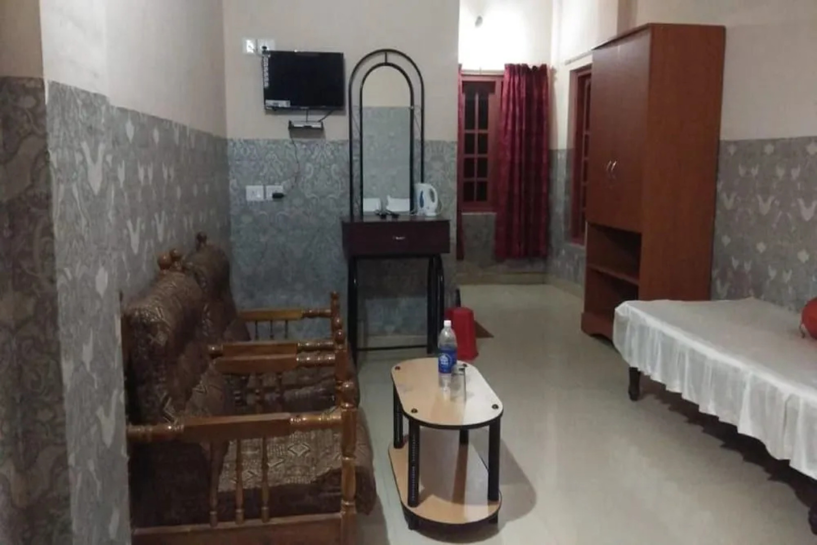 OYO 24610 Mini's Wind Haven