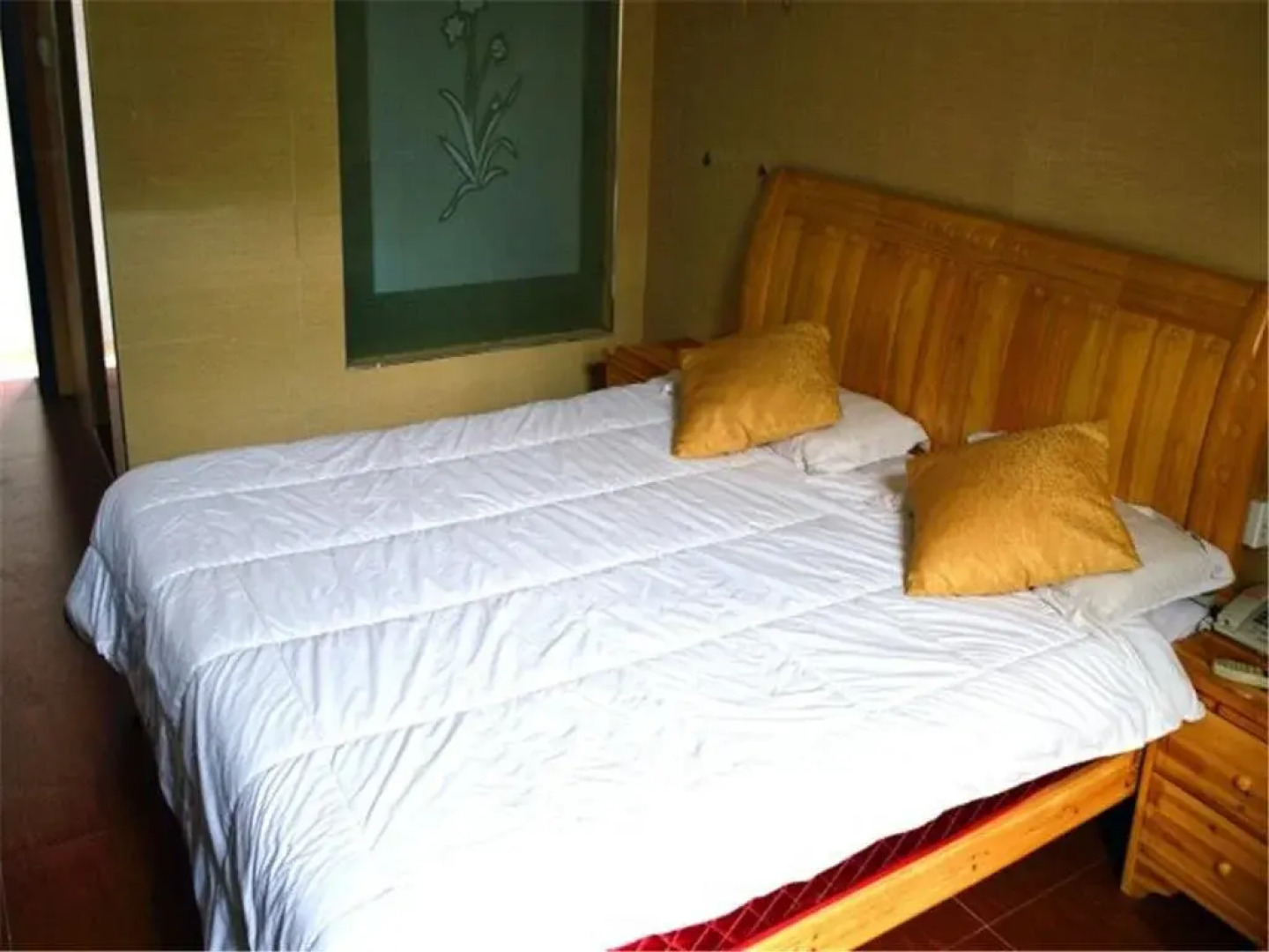 Yinruilin Express Hotel