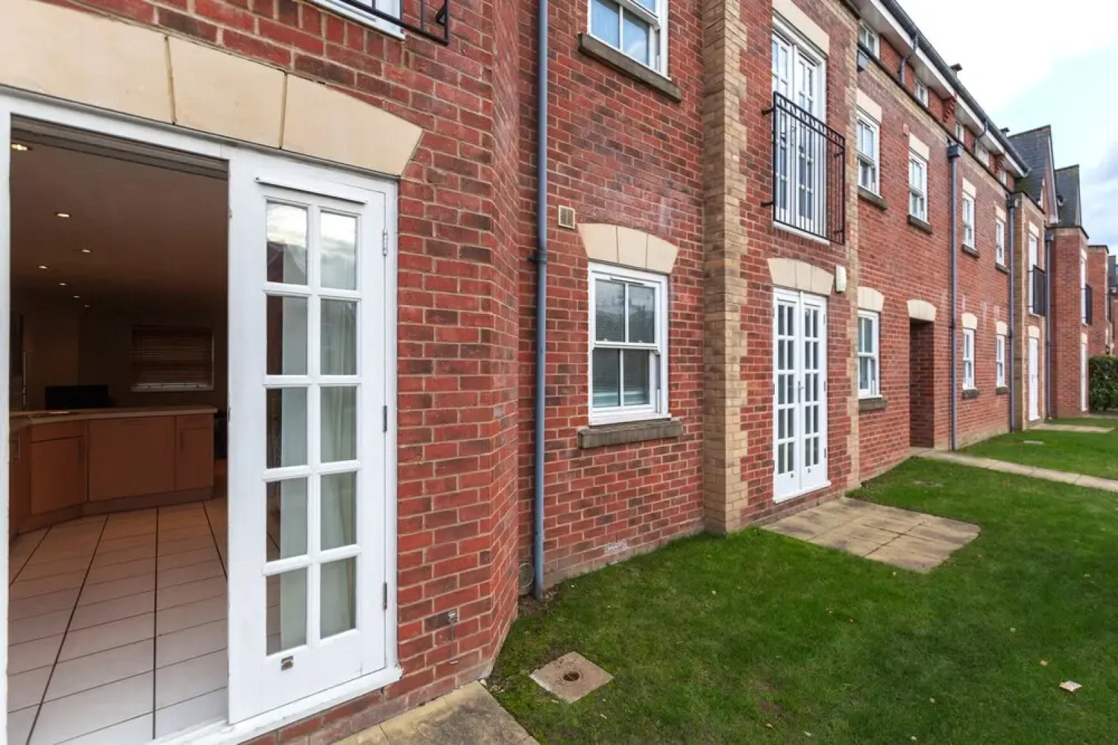 Roomspace Apartments -Sandfield Court
